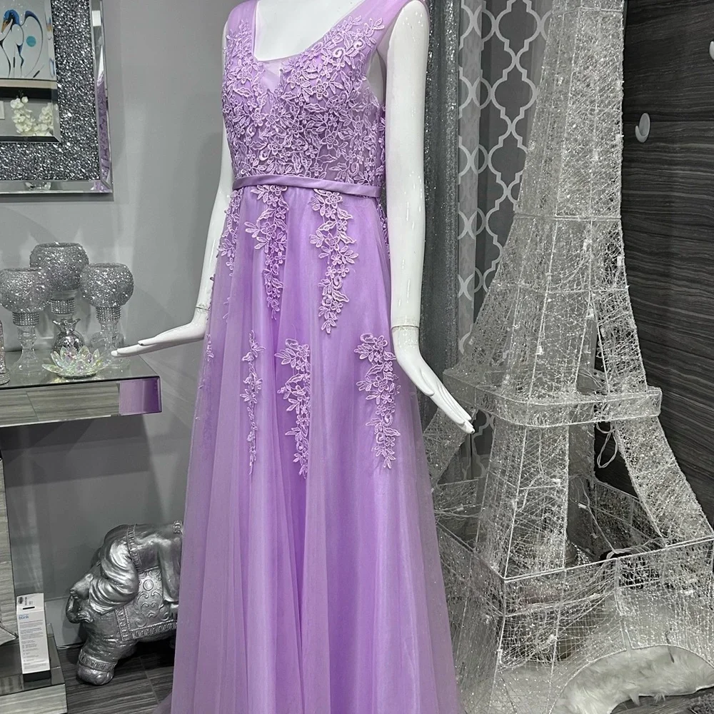 NWOT 💜 Lilac Lavender Gown/Dress - Picture 7 of 17